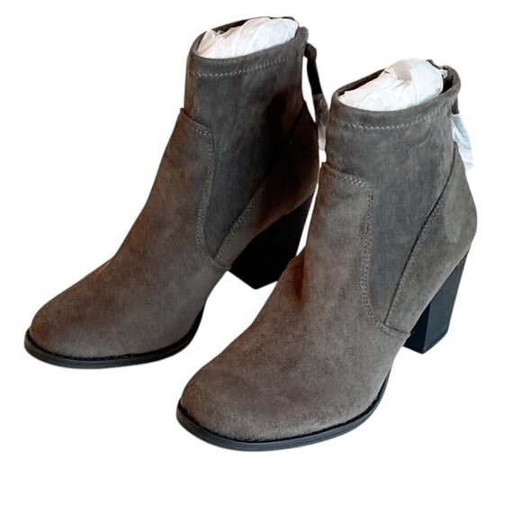 DV by Dolce Vita Women's Daring Stretch Bootie Taupe Vegan Leather Size 6.5 NWOB - Picture 1 of 6